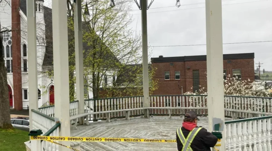 Lunenburg band stand closed