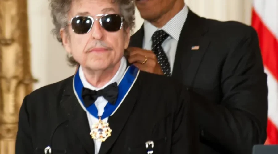 Timothée Chalamet Is Bob Dylan In New Biopic! Check Out The Trailer!