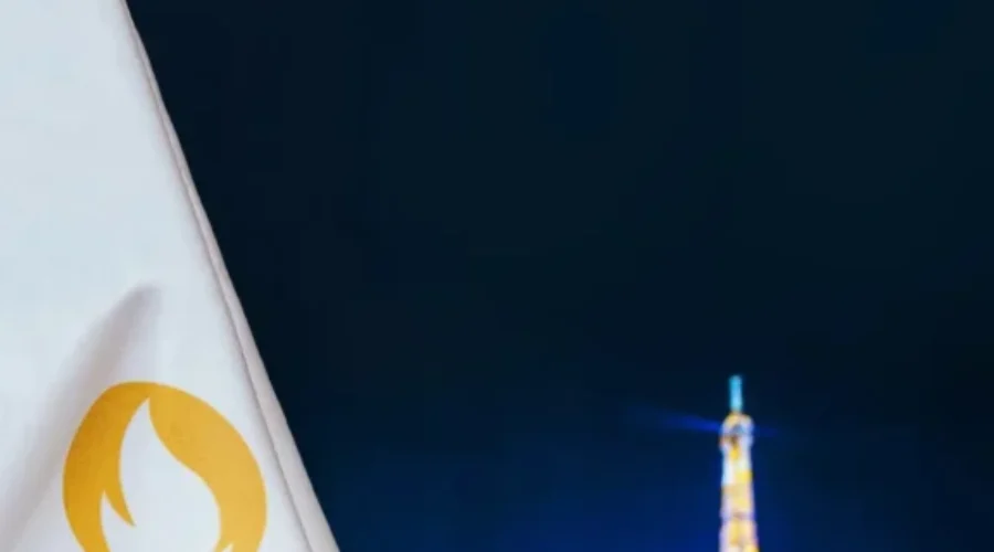 Summer McIntosh wins second gold, third medal at Paris Olympics