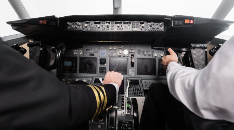 Ottawa not expected to step in if pilots go on strike