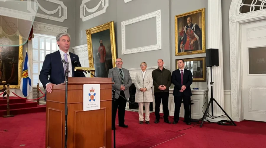 Liberal MLA Fred Tilley crosses floor to join Houston’s PCs