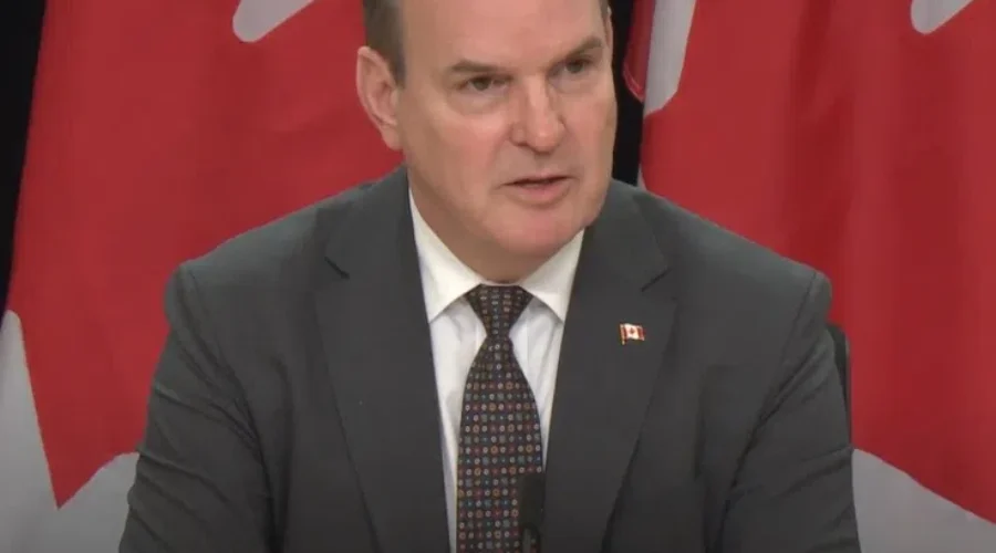 Ottawa orders end to work stoppages at Montreal and Vancouver ports