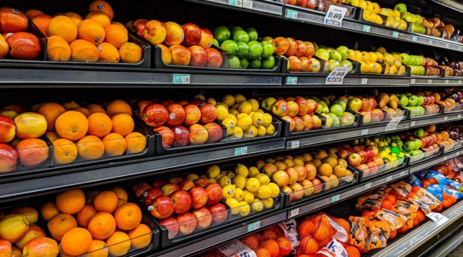 Canadians expect higher grocery prices in 2025, survey finds