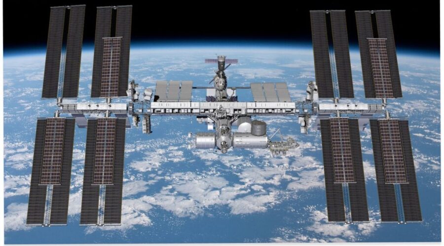 Astronauts return to earth after stuck in space for months