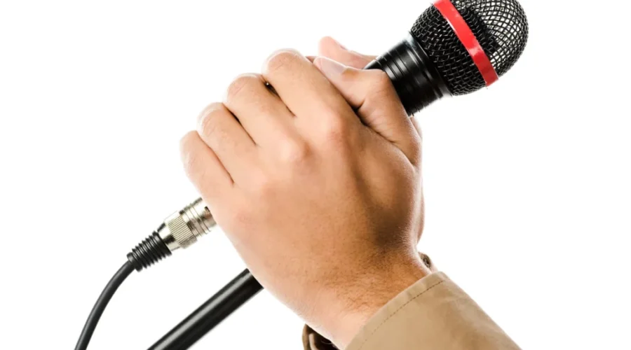 Check This Out! Kelly Clarkson Did A Cover Of The 1990s Canadian Mega Hit!