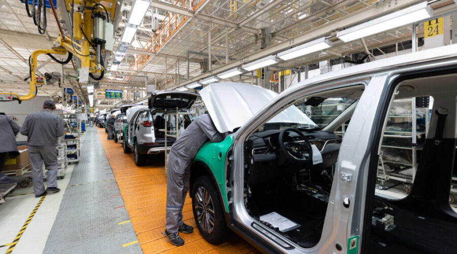 Labour says 1 million jobs at risk with tariffs