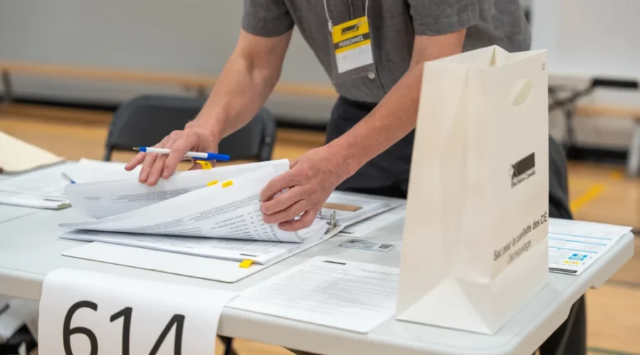 Canadians can cast votes on campus