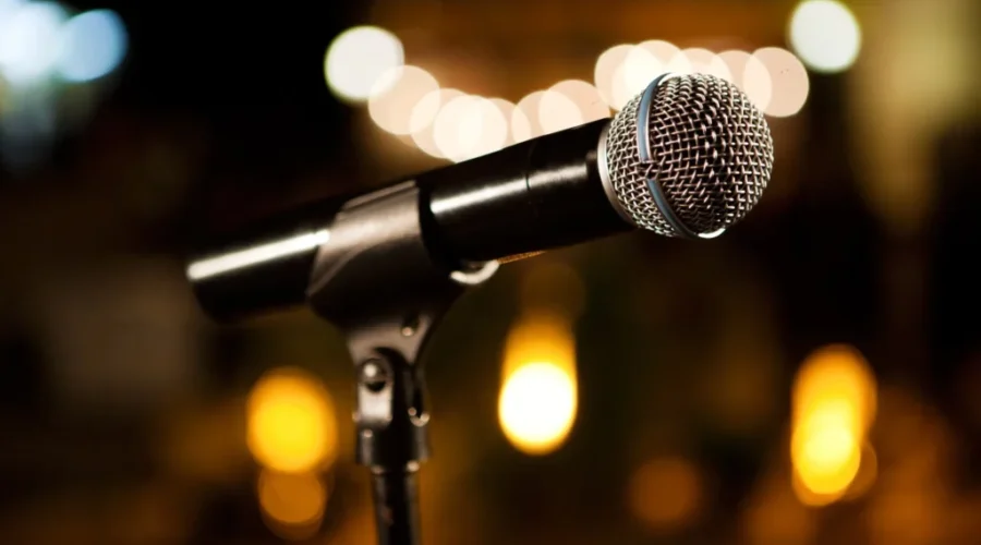 Did you know Rita MacNeil released an ’80s pop tune? Listen here!