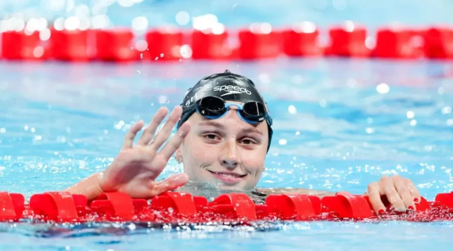 Canadian swimmer sets two world records in three days