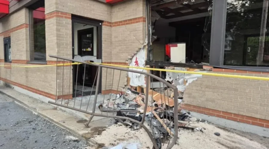 Arby’s in Bridgewater seriously damaged after vehicle crashes into building