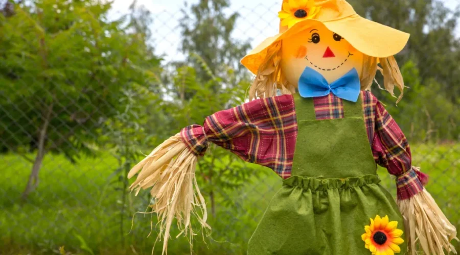 These Scarecrows Are Right Out Of A 90s Movie!