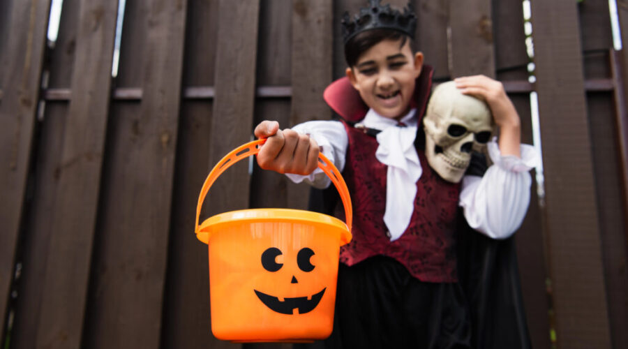 Do Canadians enjoy candy, costumes and decor on Halloween?
