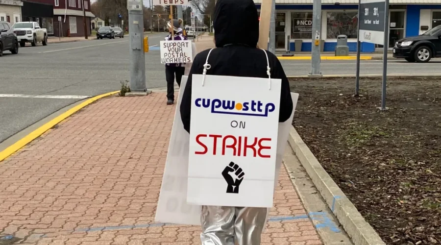 Canada Post strike Impacting local bill payments