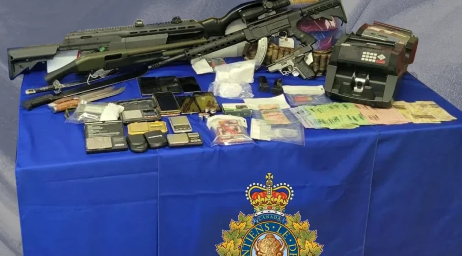 2 arrested after Shelburne search turns up guns, drugs