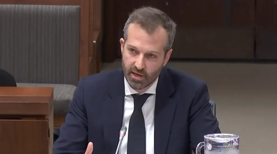 Canada Post losing $10M each day, minister says