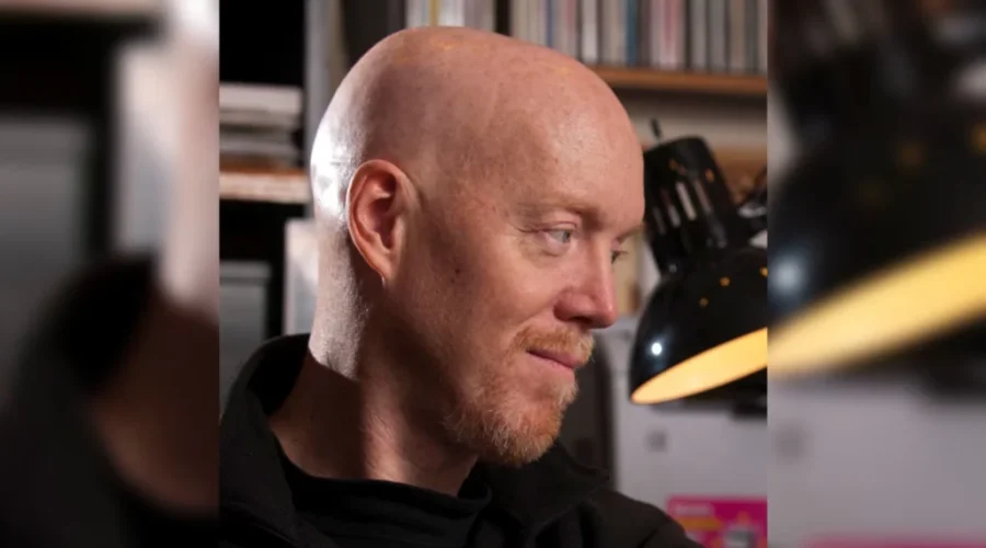 Editorial cartoonist Bruce MacKinnon to receive StFX honorary degree