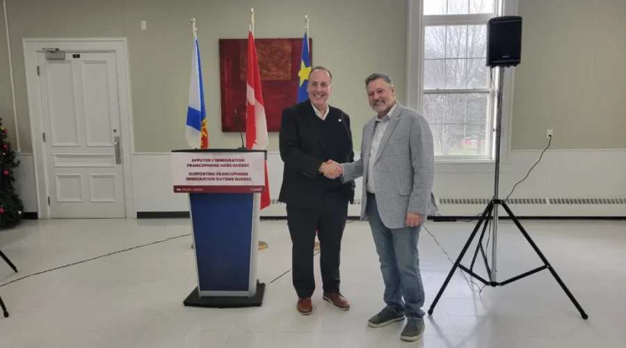 Federal funding for international students at Universite Sainte-Anne