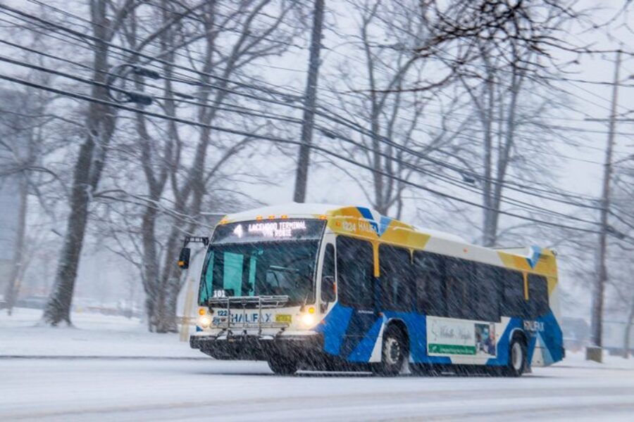 Snow could cause messy drive to work Monday
