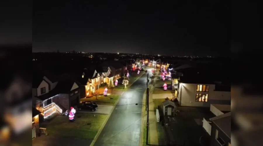 Blow-up Santas back in Halifax-area community for charity