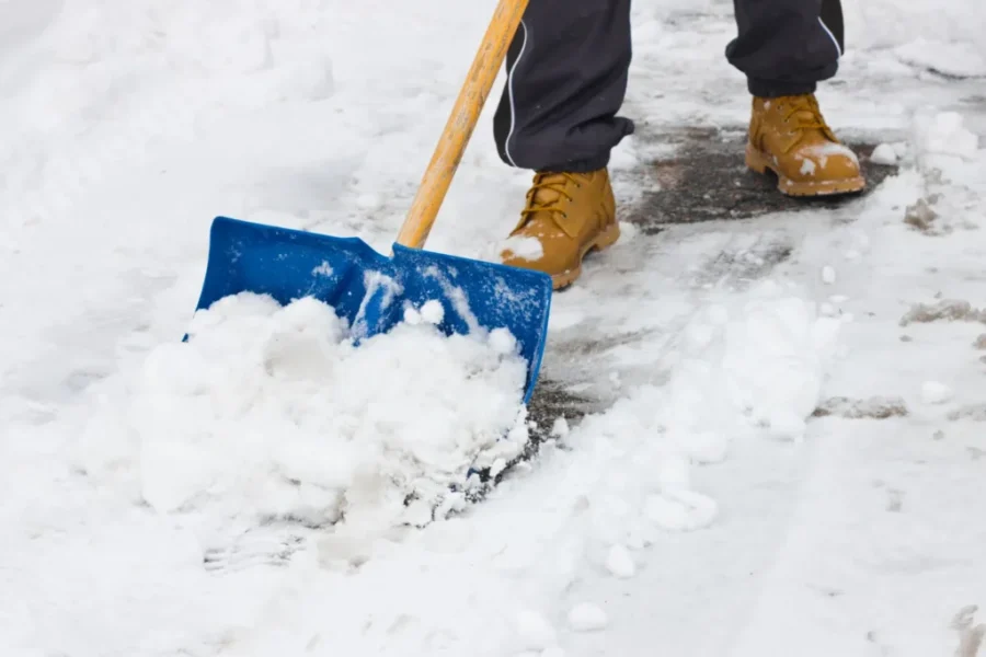 Smart and Safe Shoveling Tips for Storm Days