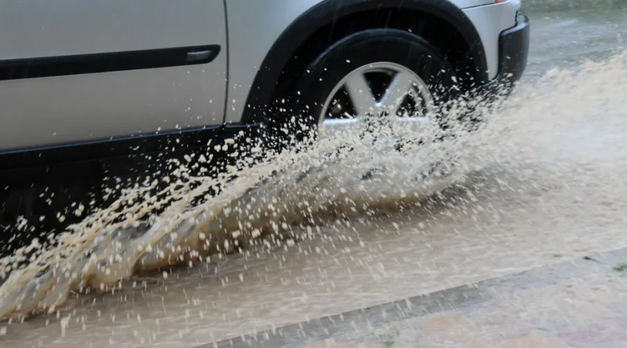 Lots of rain, mild temps expected along Atlantic coast