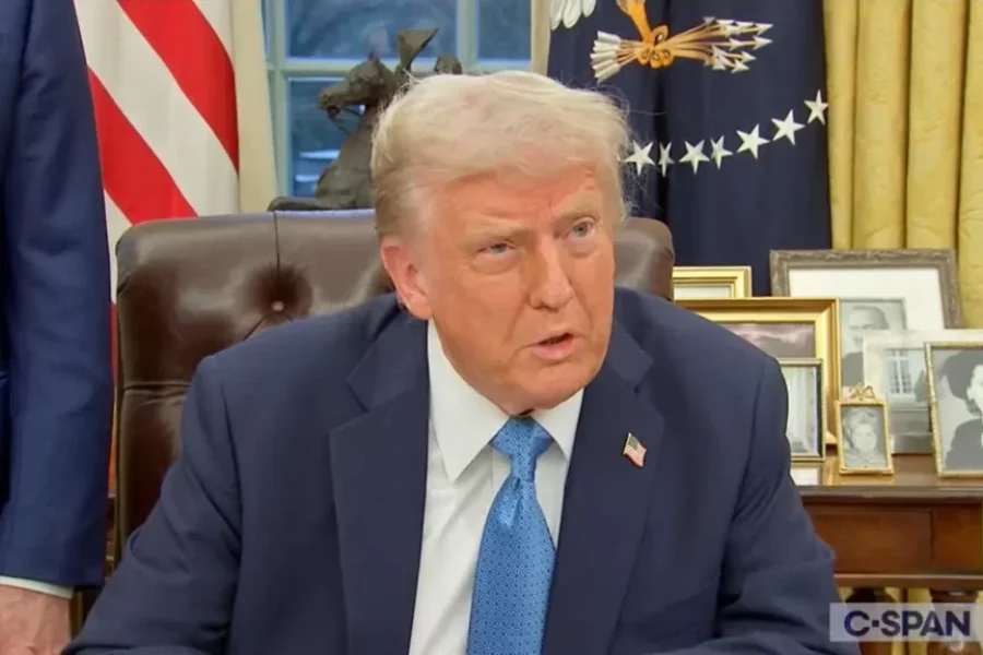 Trump warns of 100% tariff on Canadian goods