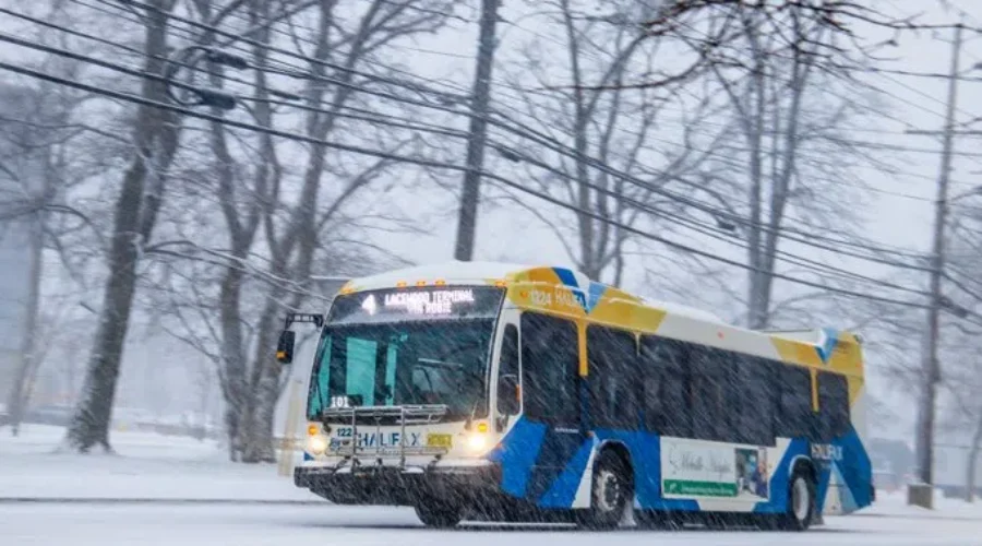 Lots of wet snow coming for Monday morning