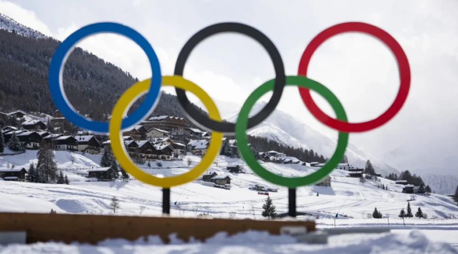 Canada takes silver in short track speed skating mixed relay