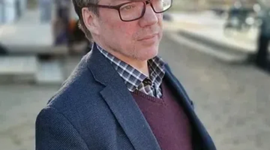 Podcast: Michael De Adder Talks About the Challenges of Being A Political Cartoonist