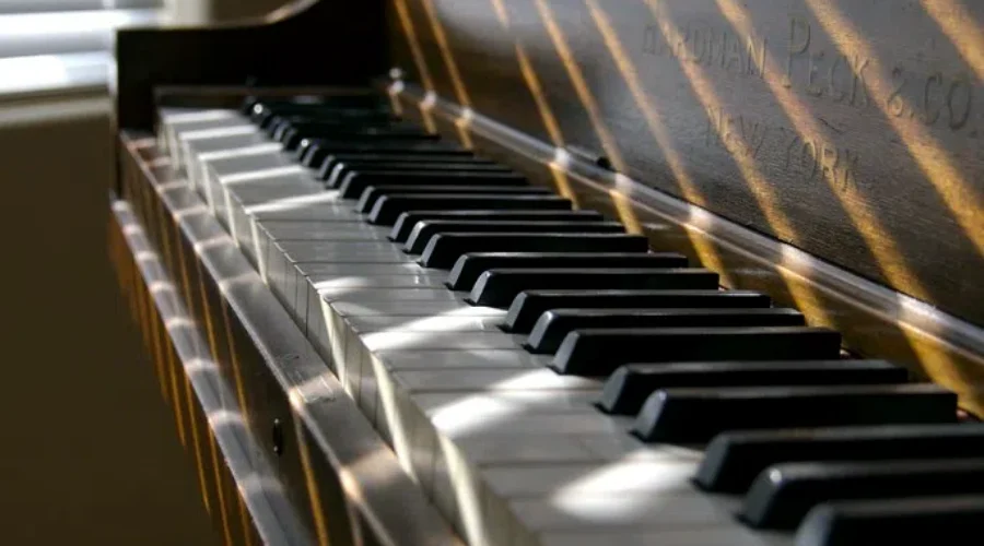 WATCH: New Canadian Heritage Minute. Yes They Still Make These!!!!