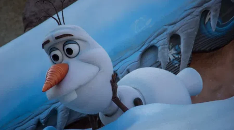 WATCH: OLAF Aka: Josh Gad and Scholastics Will Keep YOUR Kids Entertained!!