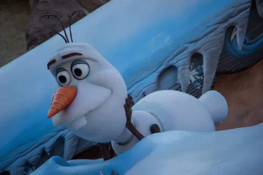 WATCH: OLAF Aka: Josh Gad and Scholastics Will Keep YOUR Kids Entertained!!