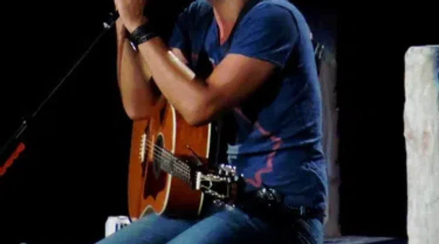 WATCH: Luke Bryan’s New Single “Build Me A Daddy” Will Give You All The Feels!!