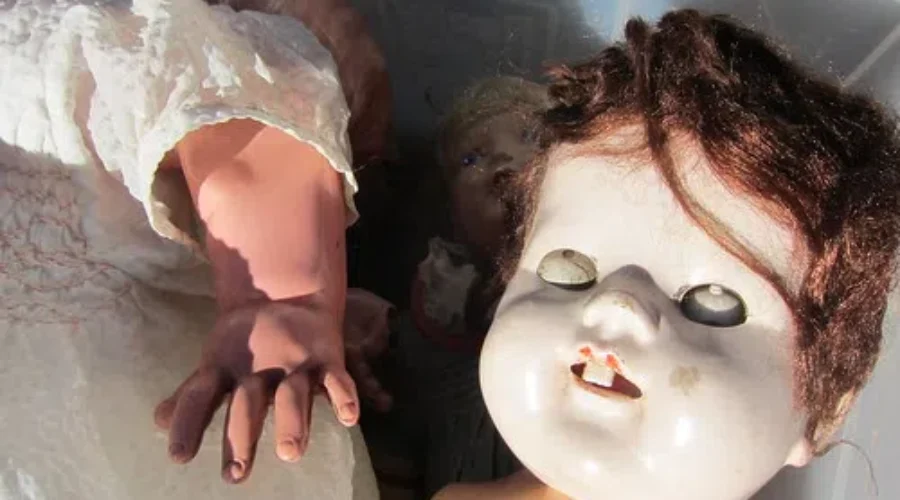 Top Horror Movies To Get You Into The Halloween Spirit!!