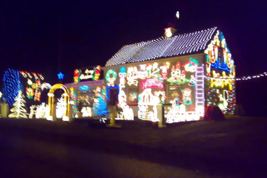 Making The Switch To Lighting Up The Holidays Efficiently