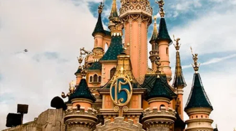 WATCH: Disney Family Sing Along With Thomas Rhett And Little Big Town. Here’s What You Missed!