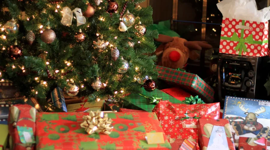 Perfect Inexpensive Gift Ideas AND The 12 Days of Christmas Cost For 2022