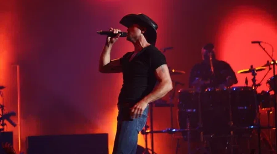 Tonight Is Tim McGraw’s “Here On Earth Experience Livestream concert. Here’s Everything You Need To Know!!!