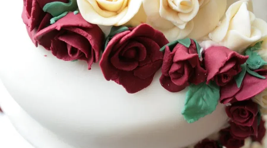 Don’t Have A Wedding Date? TINDER Will “Hook” You Up!