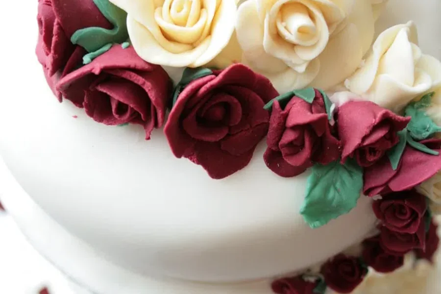 Don’t Have A Wedding Date? TINDER Will “Hook” You Up!