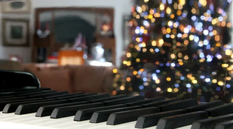 “The Countdown To Christmas” Has Begun On The Hallmark Channel!!!