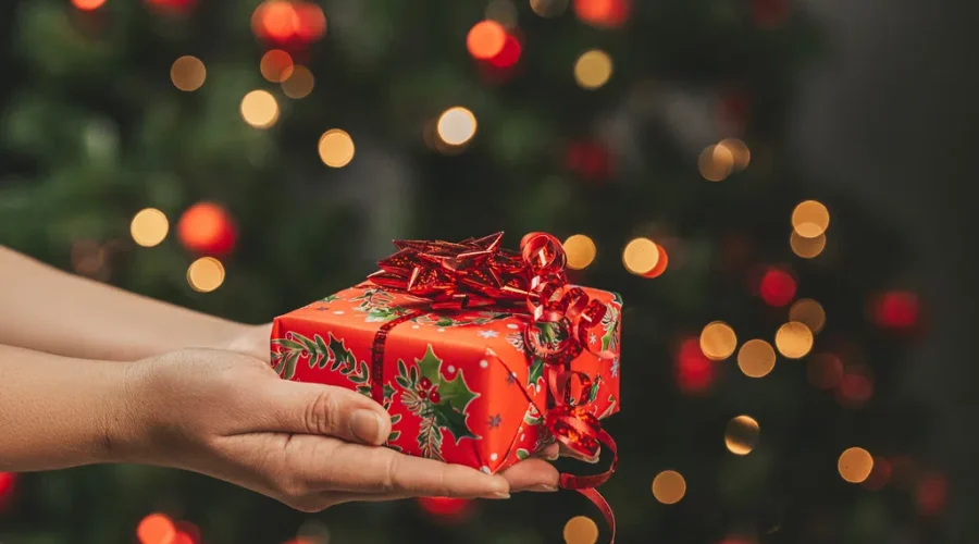 Christmas Gift Ideas AND Wrapping With NO TAPE!!!