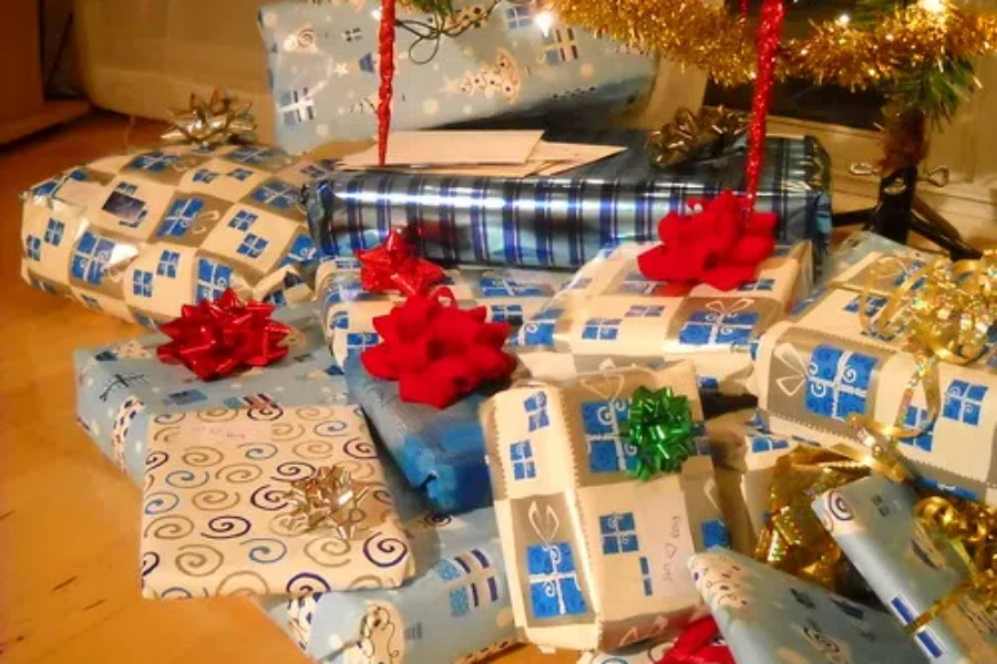 WATCH: Gift Wrapping Done Right!!! My Mind Is Blown!!!!