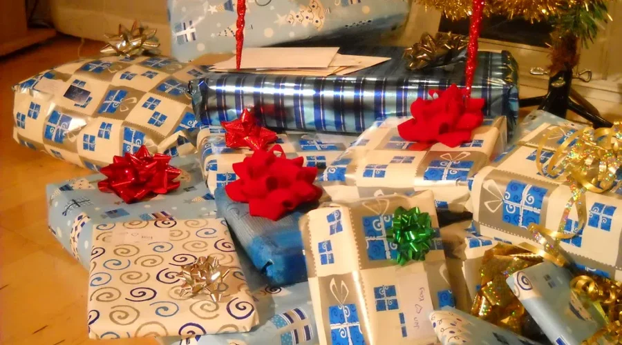 Holiday Shipping Deadlines…When Do You Need To Send Your Gifts?