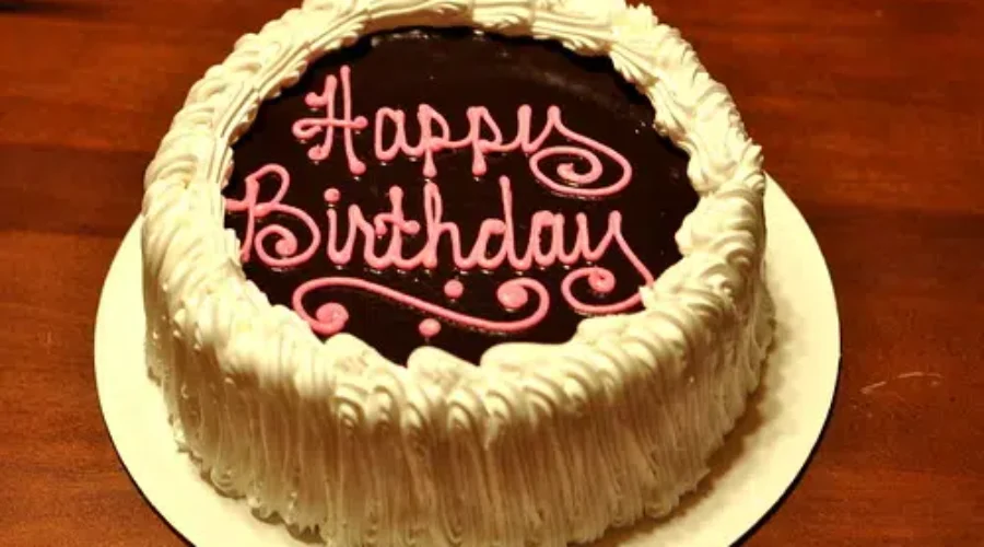 Sending Someone You Love A Birthday Card? Why Not A Birthday Card Cake!! This Is So Cool!!!