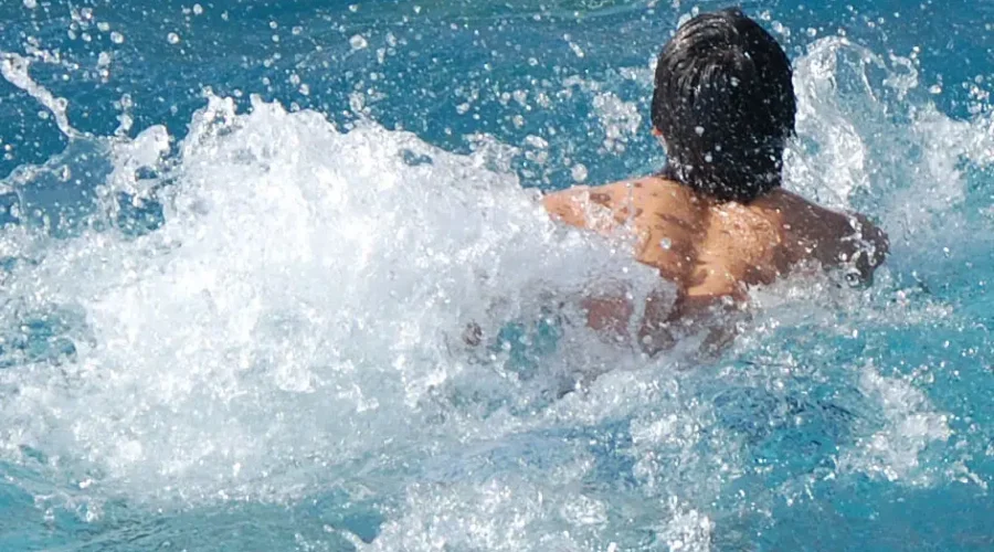 Splashifax Moves Back