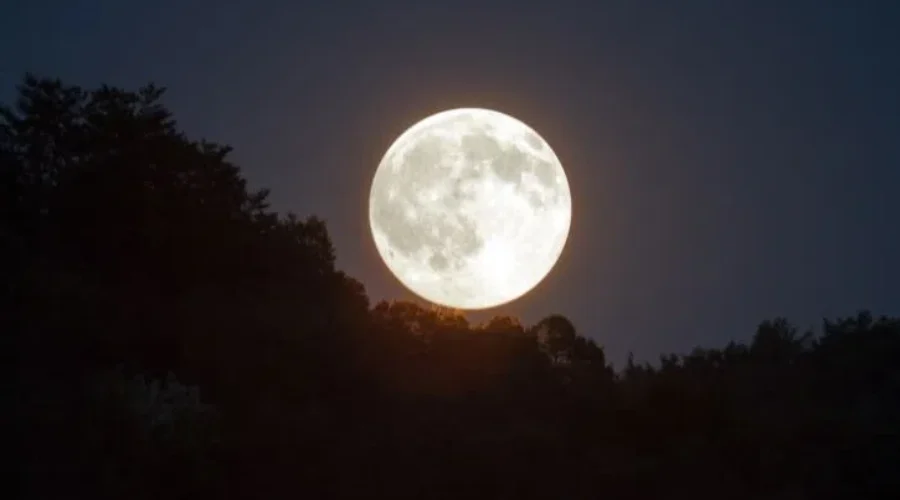 This Year’s Largest Supermoon Will Appear Tonight