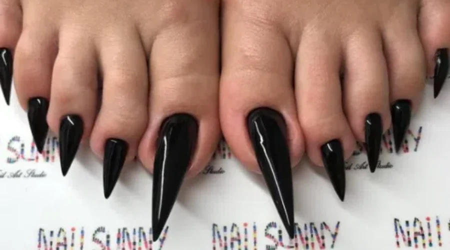 New Trend Alert!! Long Toe Nails…