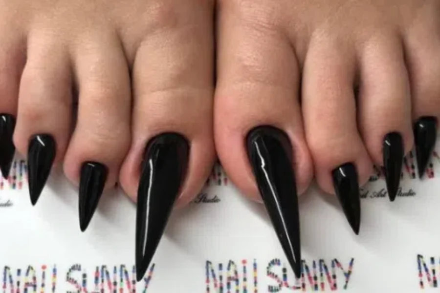New Trend Alert!! Long Toe Nails…