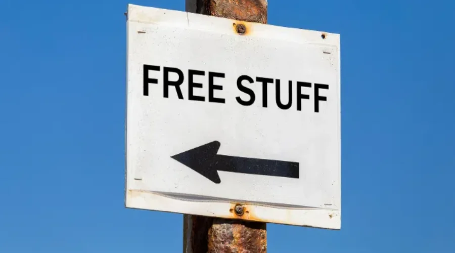 Town of Mahone Bay Curbside Giveaway is this weekend. Here’s the Details!